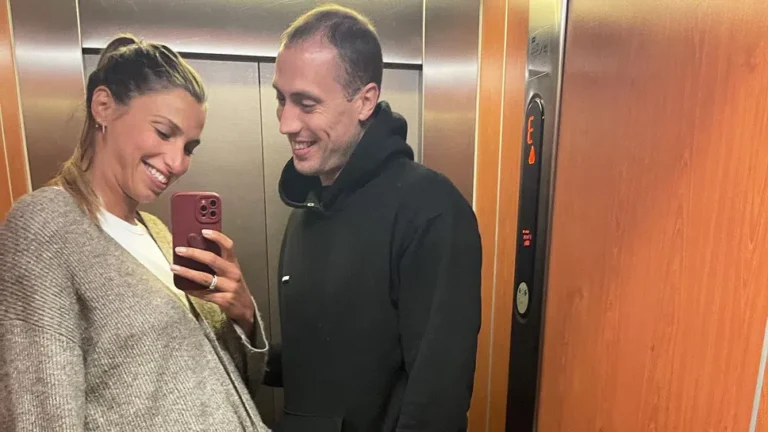 Елица Василева и Александър Атанасийевич обичат да се щракат в асансьора 5eaca6b3 c8b2 41b3 942b 990e39805cee