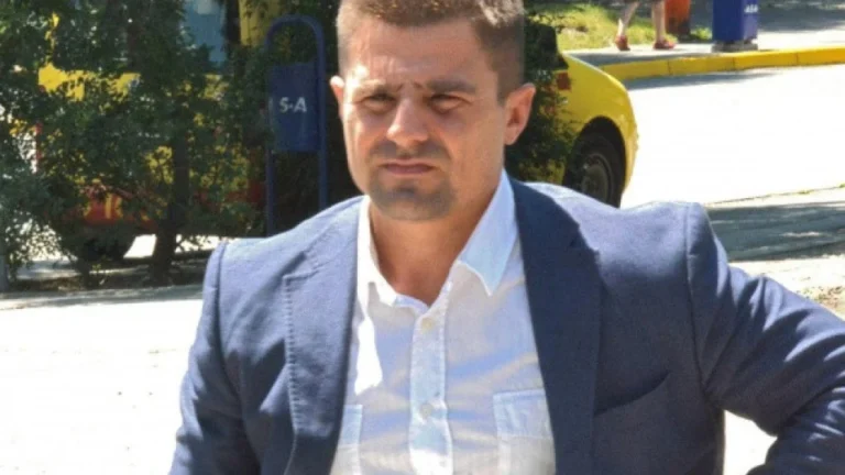 Пълен комплексар! Андрей Арнаудов страда, че е нисък, зъбат и късокрак, без алкохол не може да свали никоя, въпреки милионите си 960x540 12