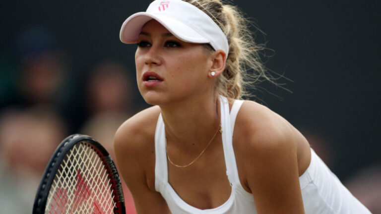 От най-желана жена на планетата до майка на четири деца: как тенис сексбомбата Анна Курникова избяга от славата 960x540 5 1