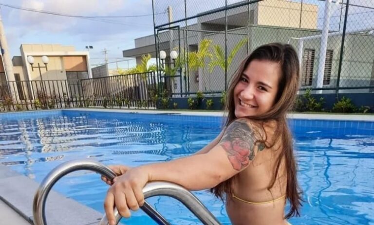 Шампионка по ММА зарадва своите абонати чрез платформата OnlyFans. hu