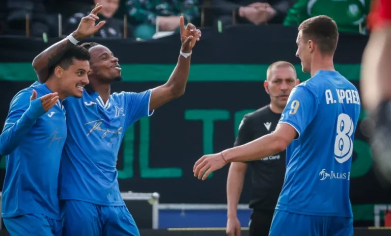 Двама футболисти на Левски изнудват жестоко ръководството на Левски levski