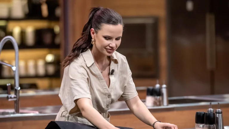 Апетитната готвачка Тоби от „Мастършеф“забъркана в любовен триъгълник с футболисти tobi