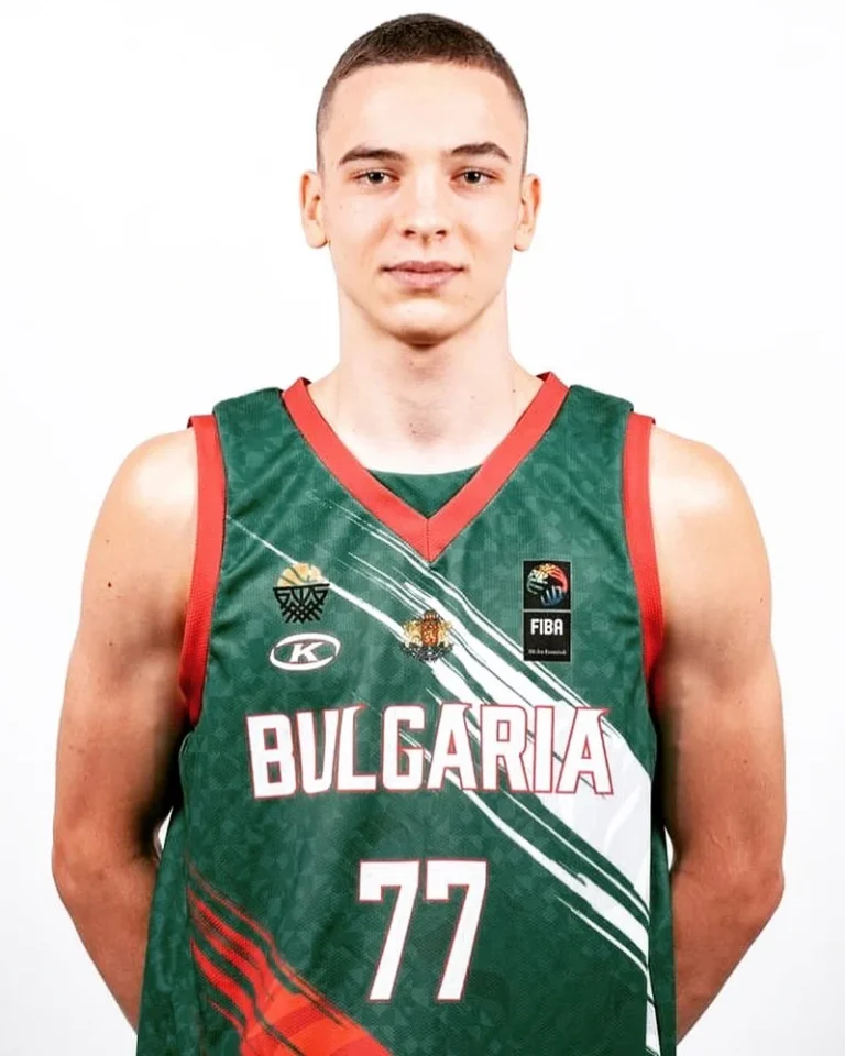 Един от най-големите ни таланти в баскетбола с разтърсваща изповед, за семейството си img 2639