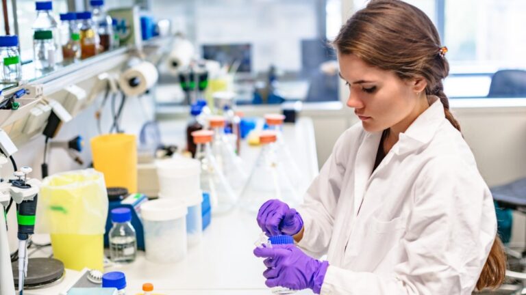 Експлозия във фармацевтична фирма в Казанлък img 2672