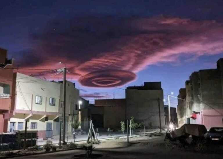 Заснети са уникални облаци преди няколко часа в Мароко img 2955