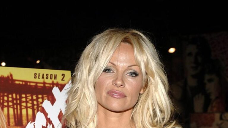 Памела Андерсън проговори за секс видеото: Травмира ме за цял живот! 2024 11 12 16 32 04 0