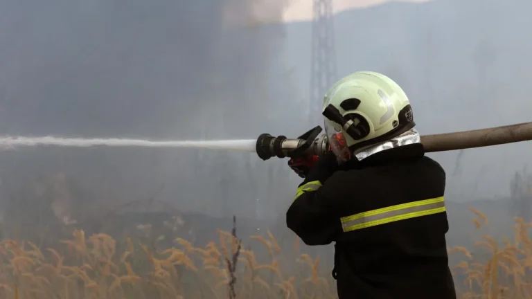 Горящо ремарке блокира движението на АМ „Тракия“ 28adb51f f488 45c7 ba14 c54d50932c3e