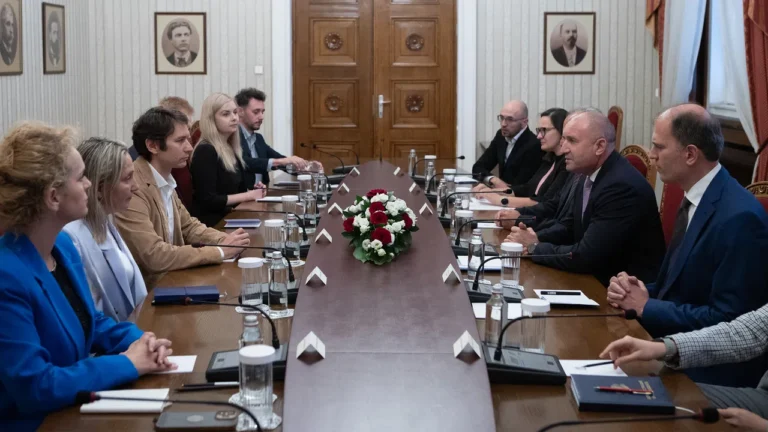 5c6adb76 e86b 4c45 ab6d 64348eb3e735