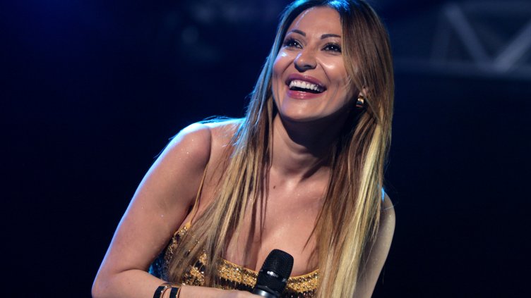 Цеца избухна след скандала с българското знаме във Велес: „Не ме свалиха от сцената, пях два часа и половина!“ c9c3ff5281ff292a4f3cf47a249f342b 9f2fa857c3bcfd985d344bf07de95319