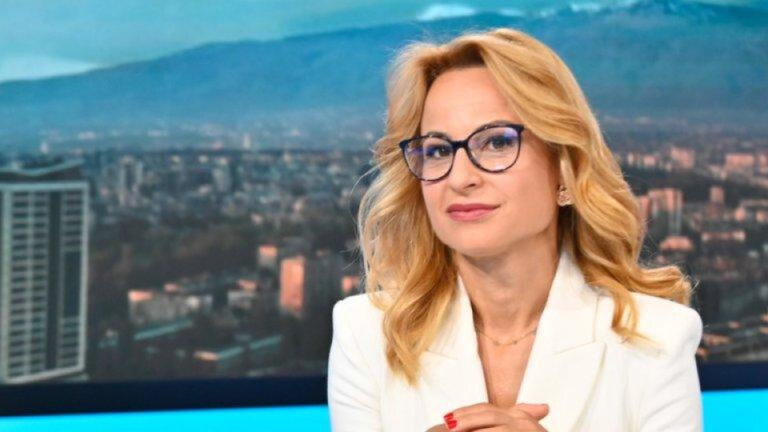 Мария Цънцарова започва политическа кариера като депутат от ПП-ДБ 960x540 26.jpg 26