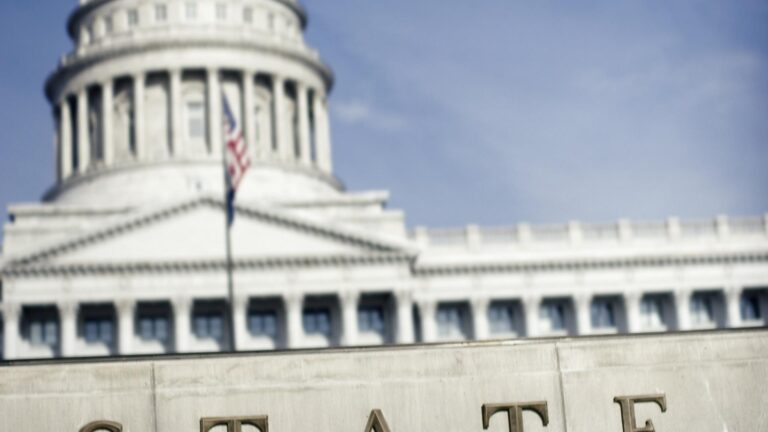 Сделка в Конгреса премахва блокадата на правителството в САЩ -